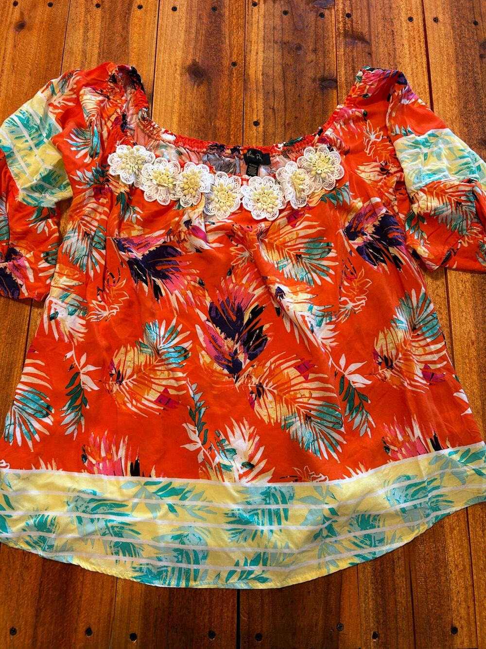 Melissa Paige Tropical Palm Blouse Size XL Orange Floral Crochet Lace Neckline